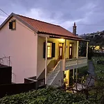 Casa Palmeiras, , Madeira Seixal